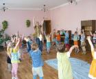 „Poranne kompleksy gimnastyczne oparte na fabułach baśniowych Kompleksy Ora dla dzieci w różnym wieku